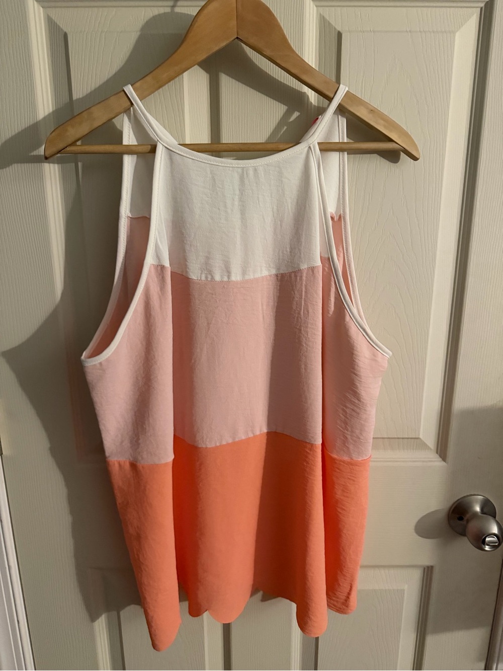 Pink Lily Color block Sleeveless Tank Top with scalloped hem